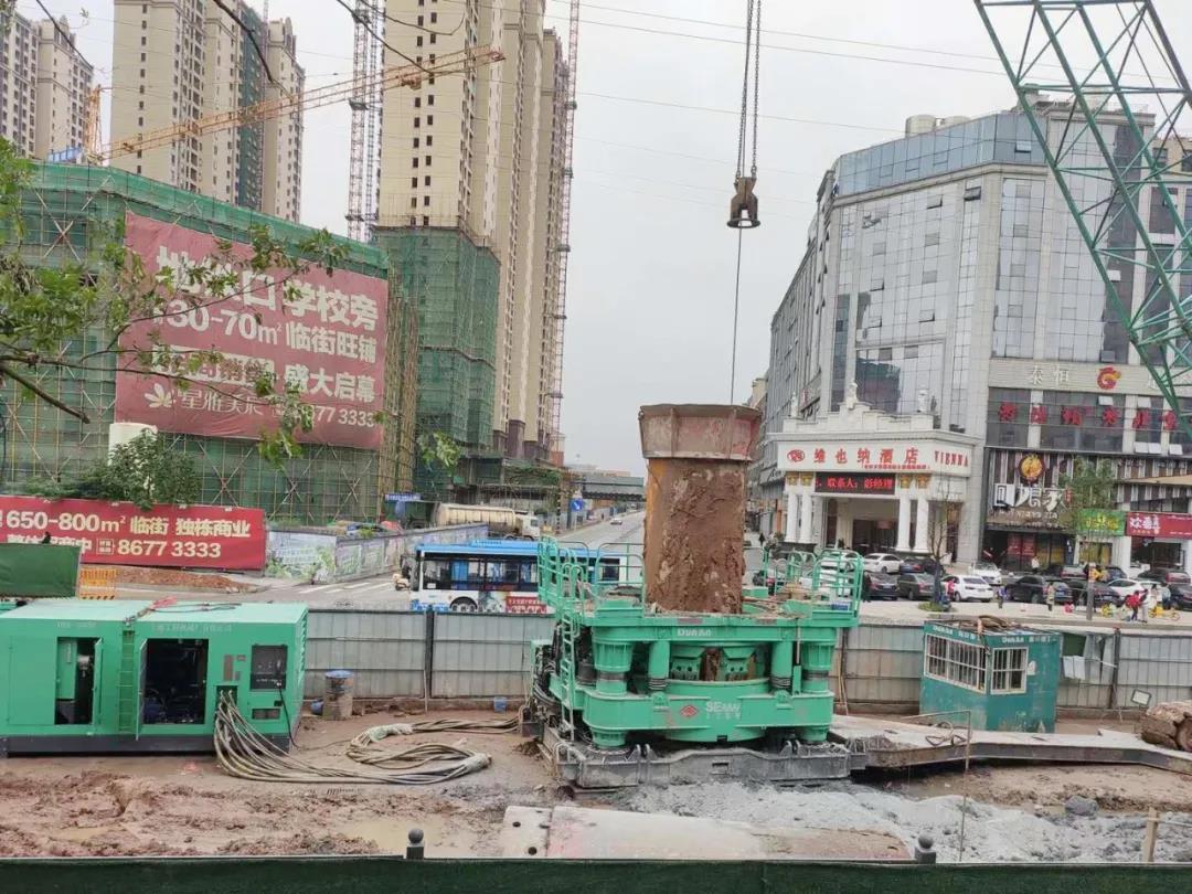 國慶獻禮 | 上工機械首臺全回轉式全套管鉆機“首秀”湖南長沙